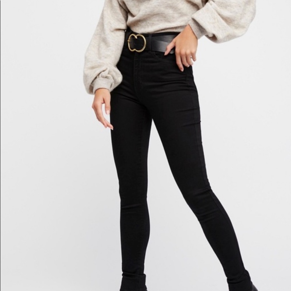 Levi's Mile high skinny jean (sold on depop)